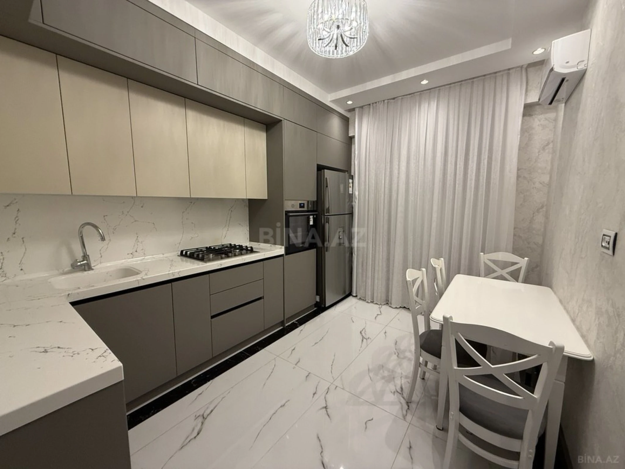 Kirayə verilir 3 otaqlı mənzil 150 m²