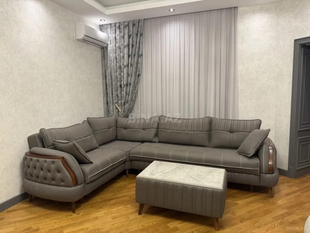 Kirayə verilir 3 otaqlı mənzil 150 m²