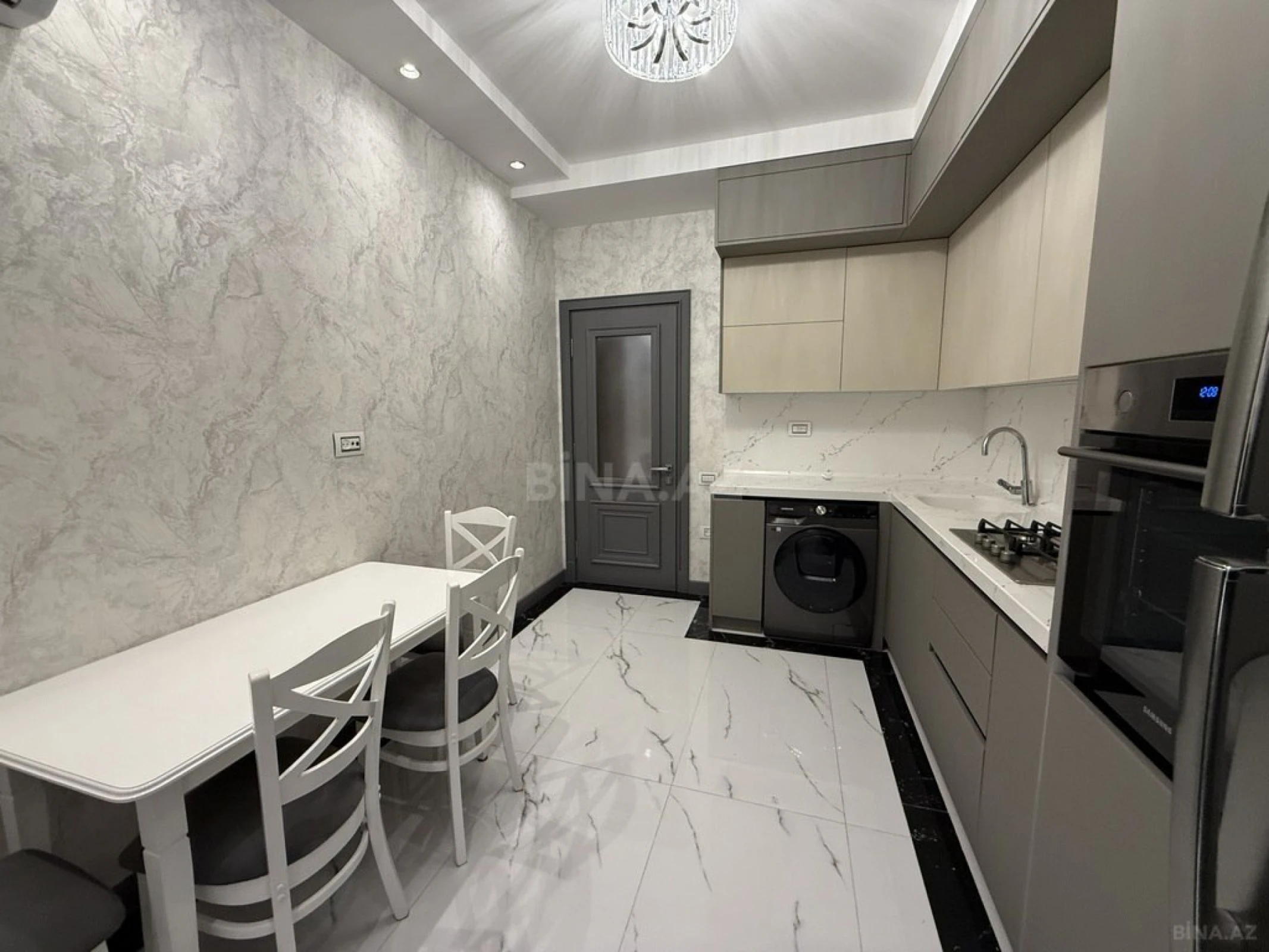 Kirayə verilir 3 otaqlı mənzil 150 m²