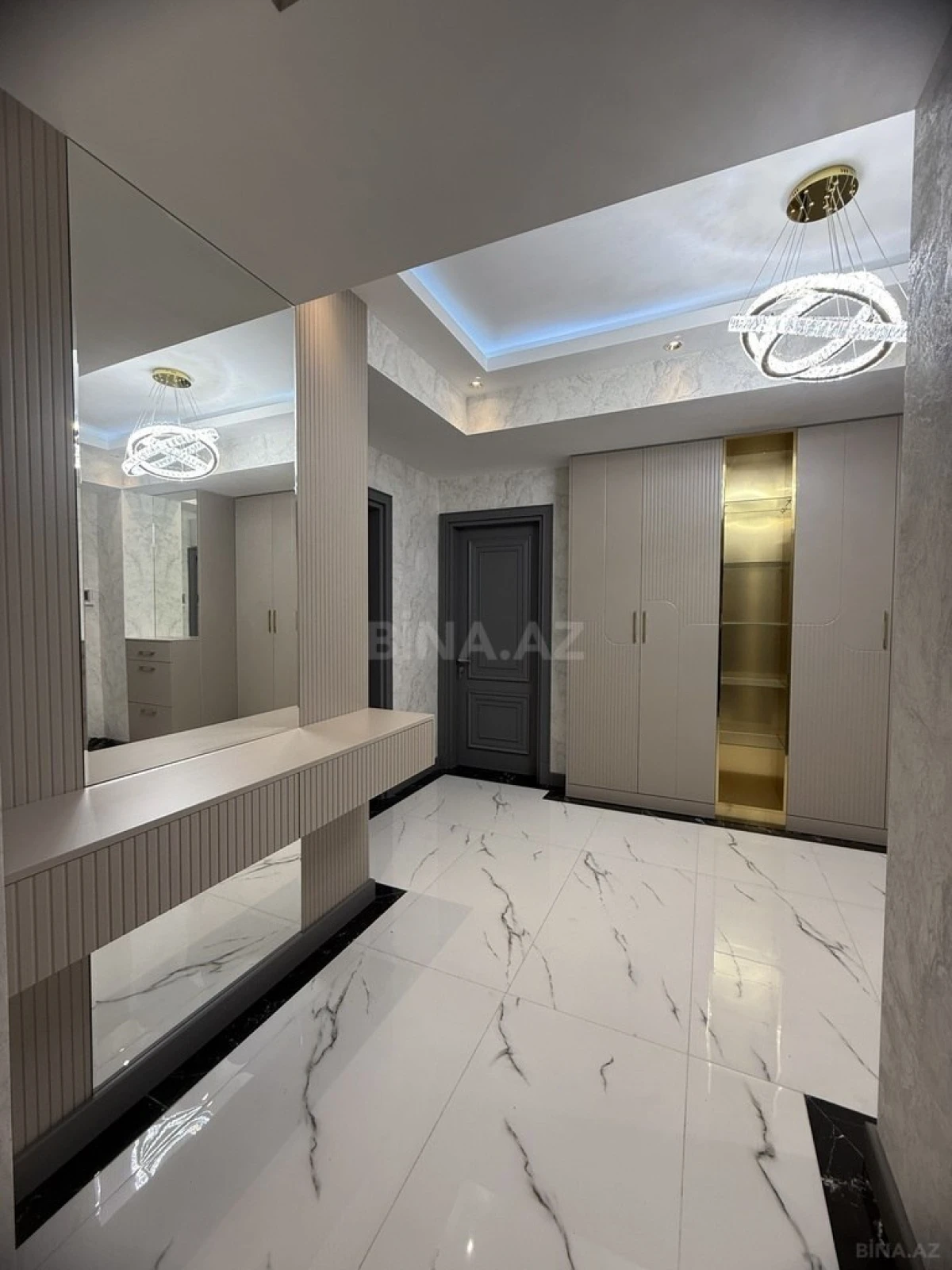 Kirayə verilir 3 otaqlı mənzil 150 m²