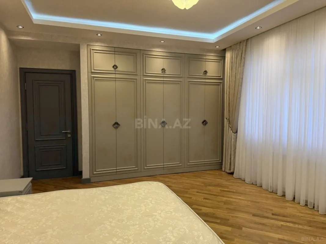 Kirayə verilir 3 otaqlı mənzil 150 m²