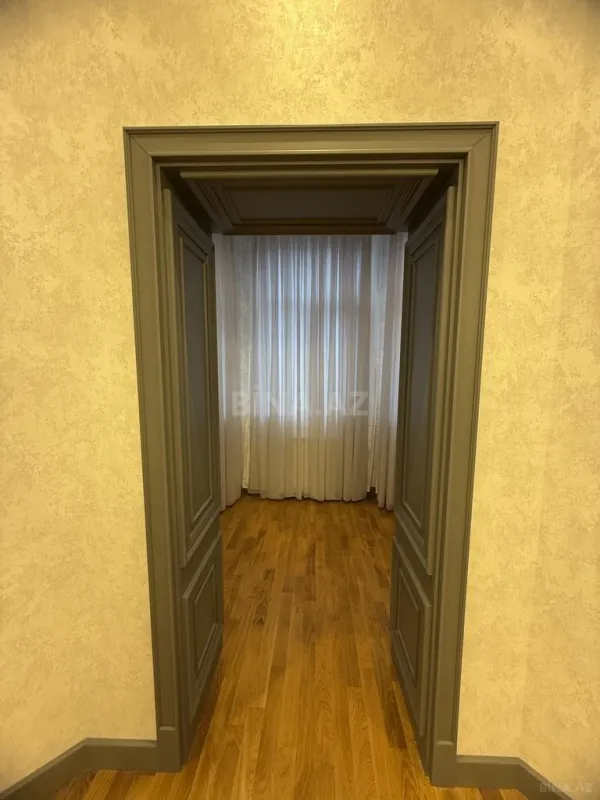 Kirayə verilir 3 otaqlı mənzil 150 m²