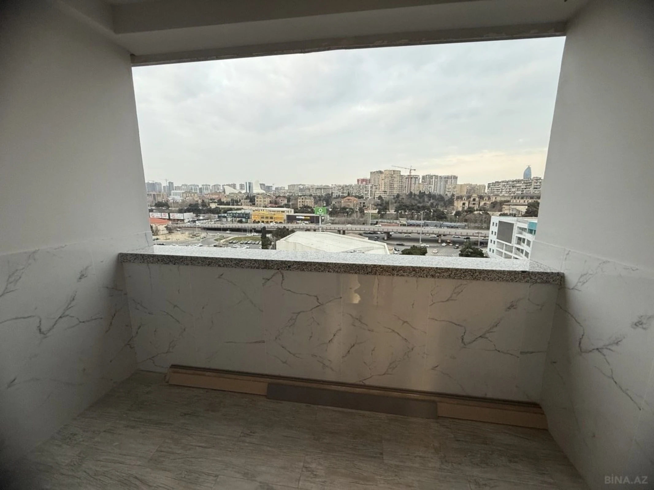 Kirayə verilir 3 otaqlı mənzil 150 m²