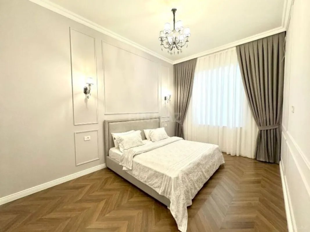 Satılır 6 otaqlı həyət evi 230 m²