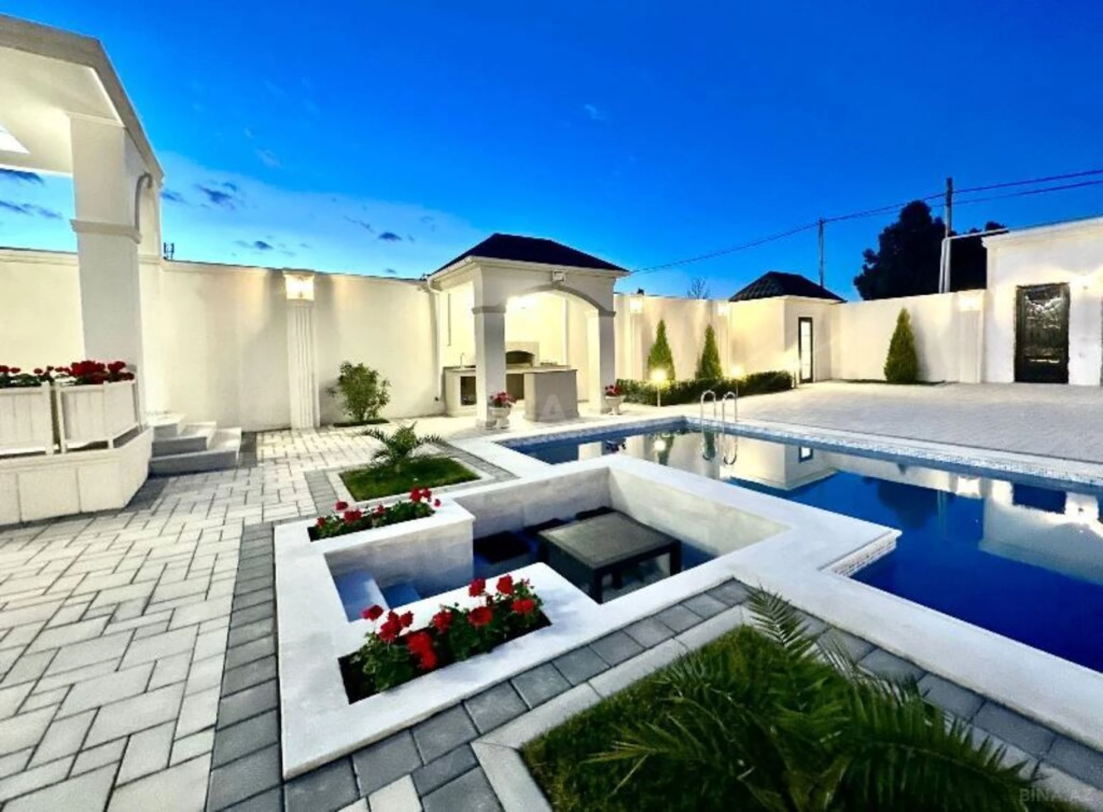 Satılır 6 otaqlı həyət evi 230 m²