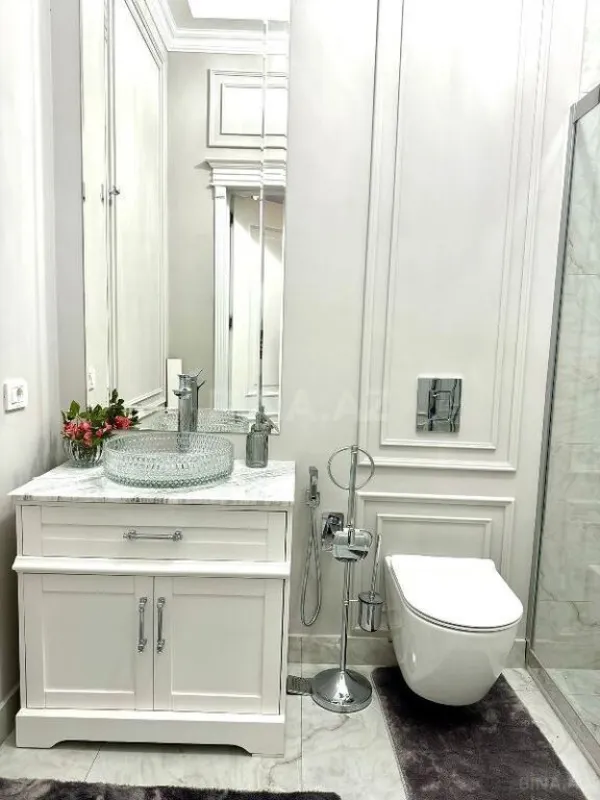 Satılır 6 otaqlı həyət evi 230 m²