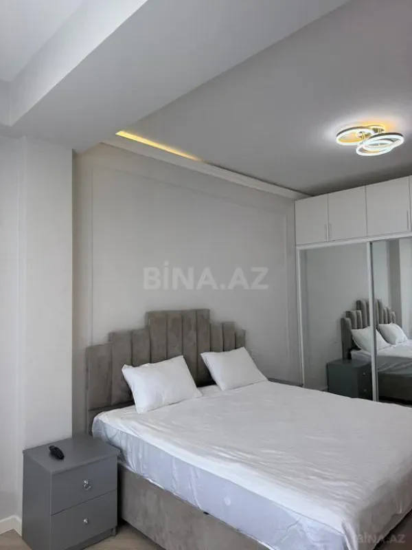 Satılır 4 otaqlı mənzil 175 m²