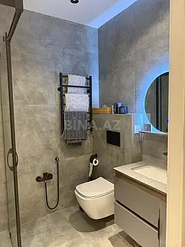 Satılır 4 otaqlı mənzil 175 m²