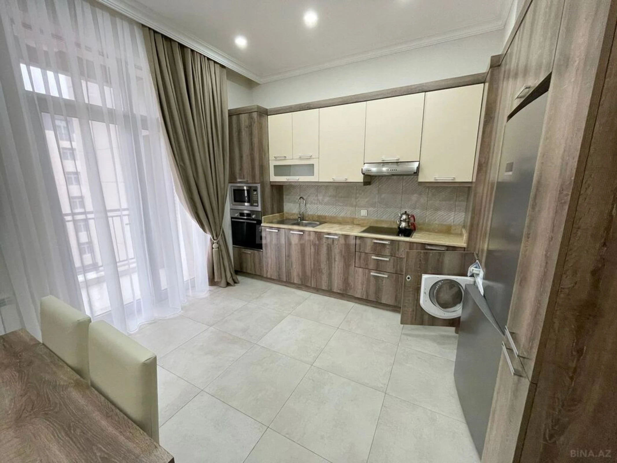 Kirayə verilir 3 otaqlı mənzil 140 m²