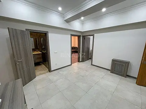 Kirayə verilir 3 otaqlı mənzil 140 m²