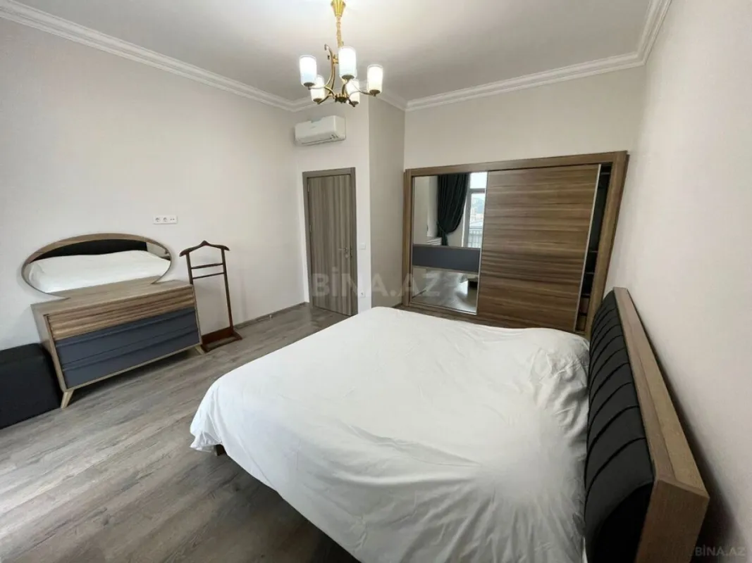 Kirayə verilir 3 otaqlı mənzil 140 m²