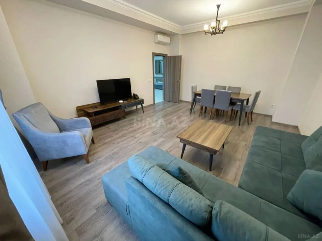 Kirayə verilir 3 otaqlı mənzil 140 m²