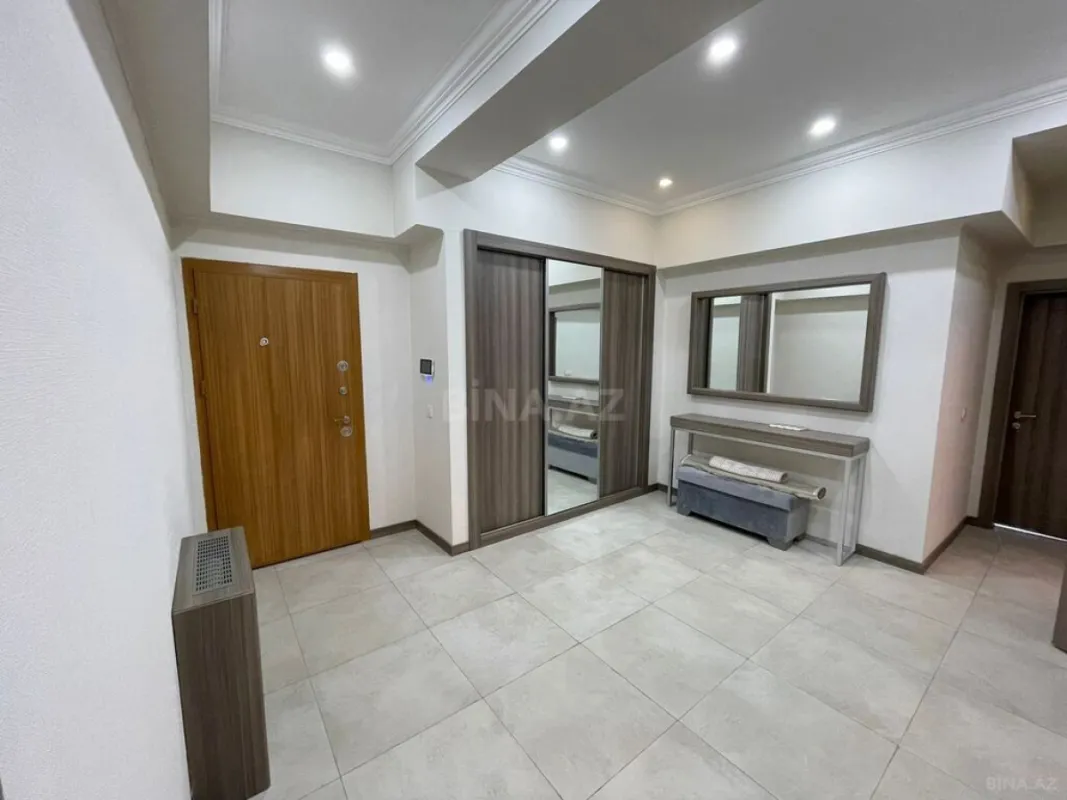 Kirayə verilir 3 otaqlı mənzil 140 m²