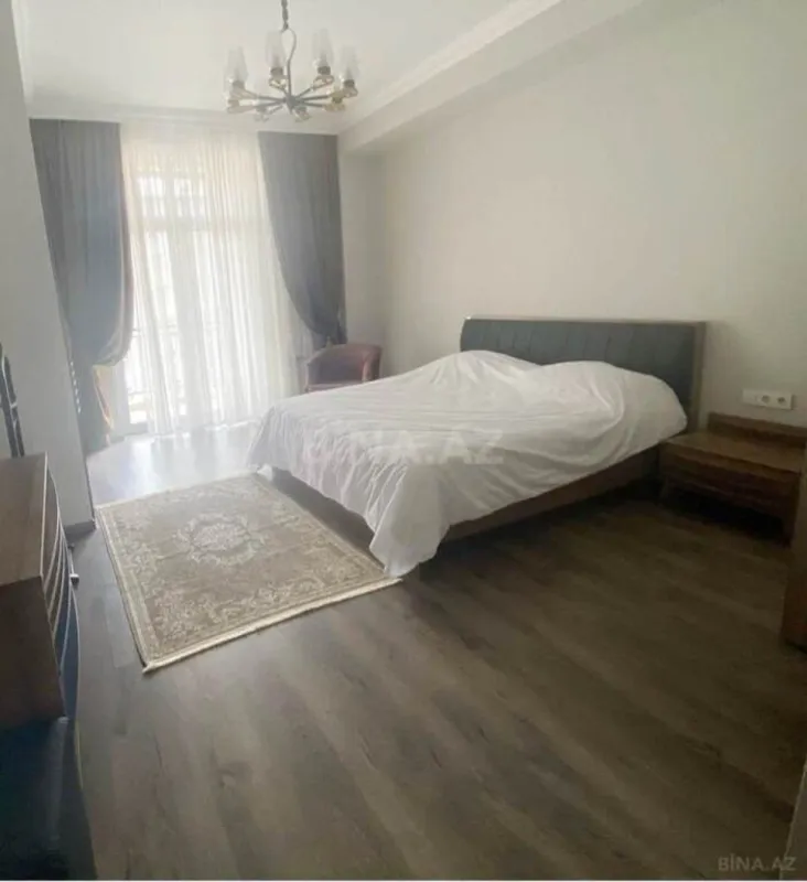Kirayə verilir 4 otaqlı mənzil 190 m²