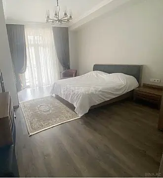 Kirayə verilir 4 otaqlı mənzil 190 m²