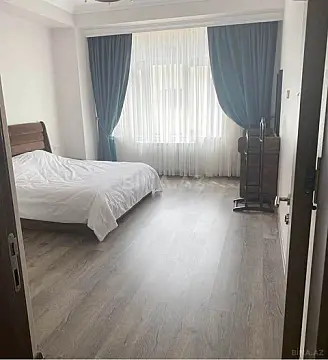 Kirayə verilir 4 otaqlı mənzil 190 m²