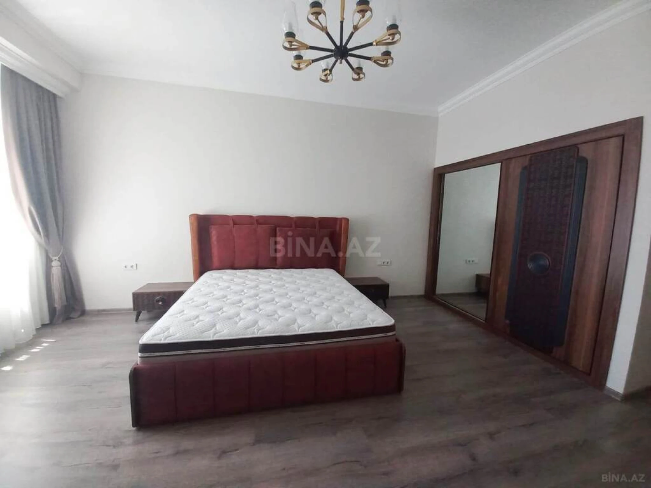 Kirayə verilir 4 otaqlı mənzil 190 m²