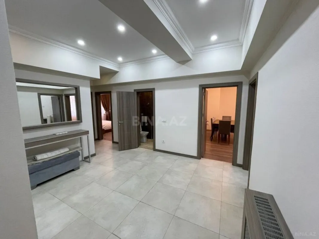 Kirayə verilir 5 otaqlı mənzil 200 m²
