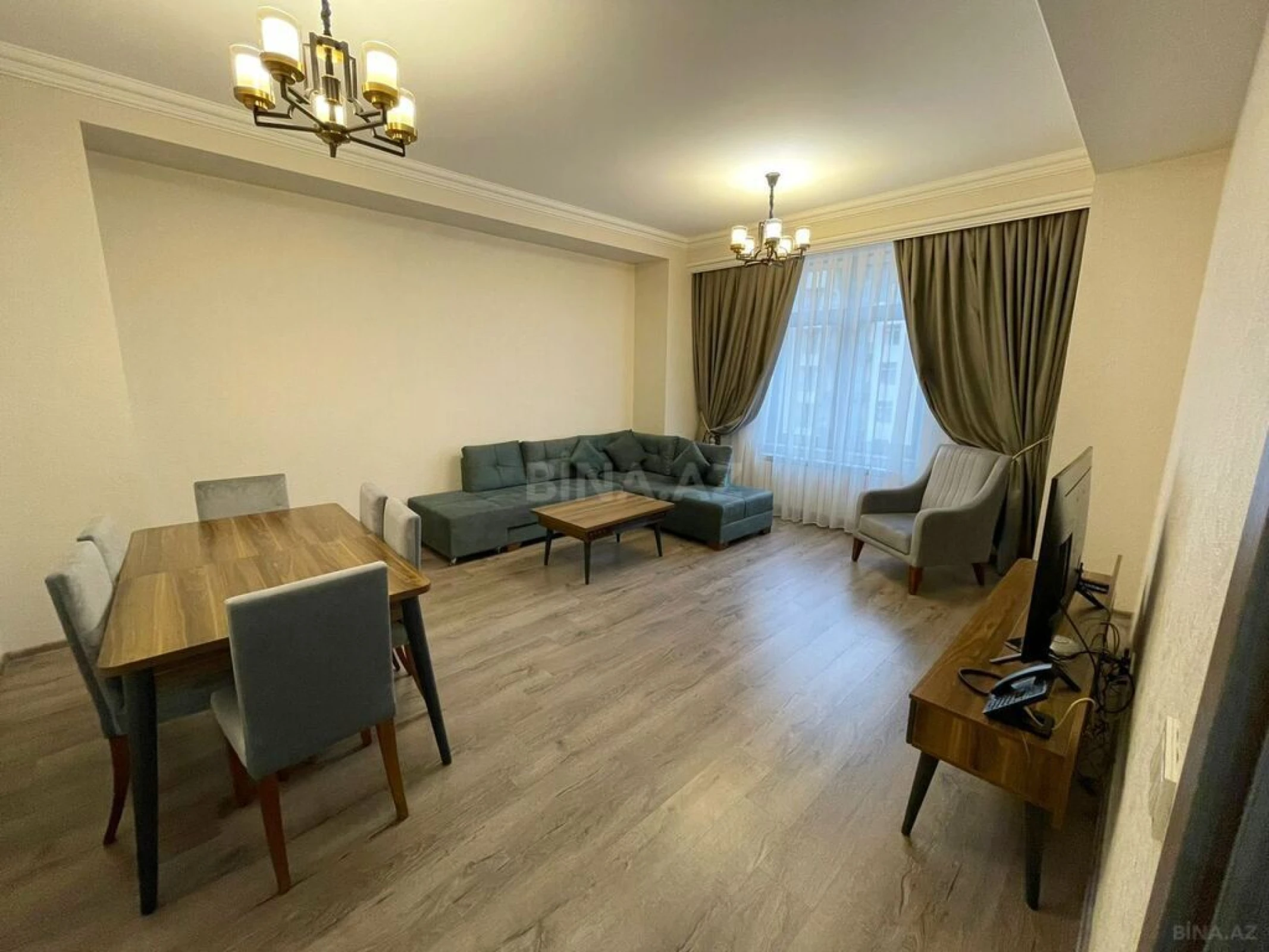 Kirayə verilir 5 otaqlı mənzil 200 m²