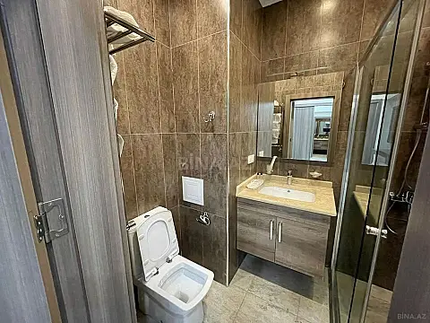 Kirayə verilir 5 otaqlı mənzil 200 m²