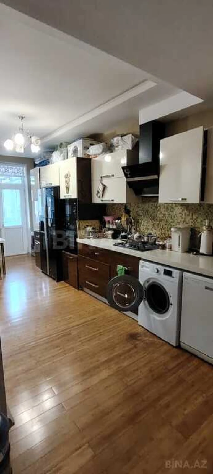 Satılır 4 otaqlı mənzil 180.5 m²