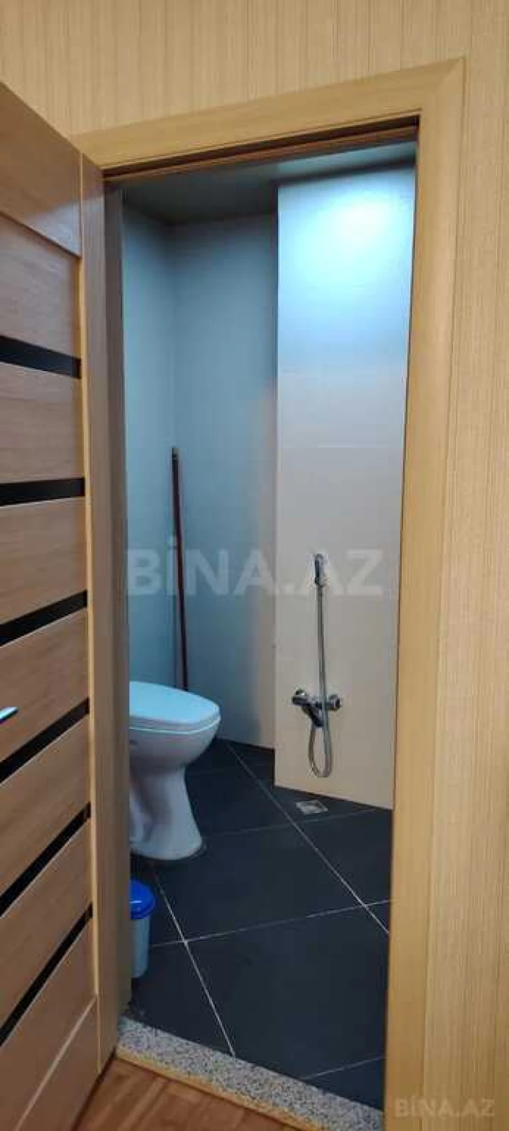 Satılır 4 otaqlı mənzil 180.5 m²
