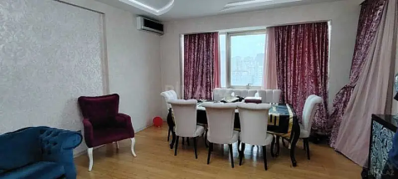 Satılır 4 otaqlı mənzil 180.5 m²