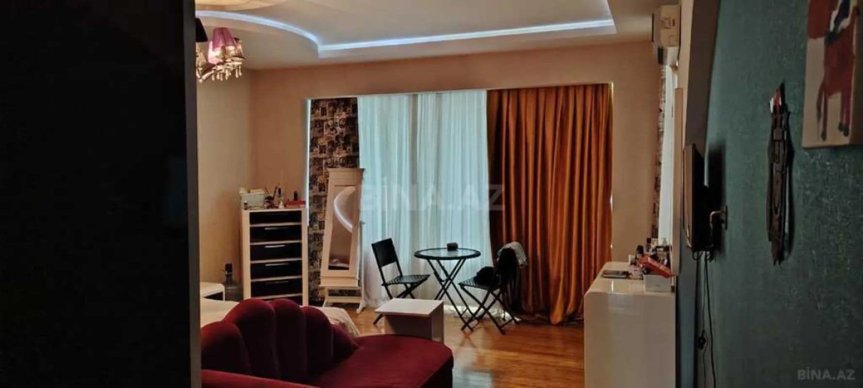 Satılır 4 otaqlı mənzil 180.5 m²