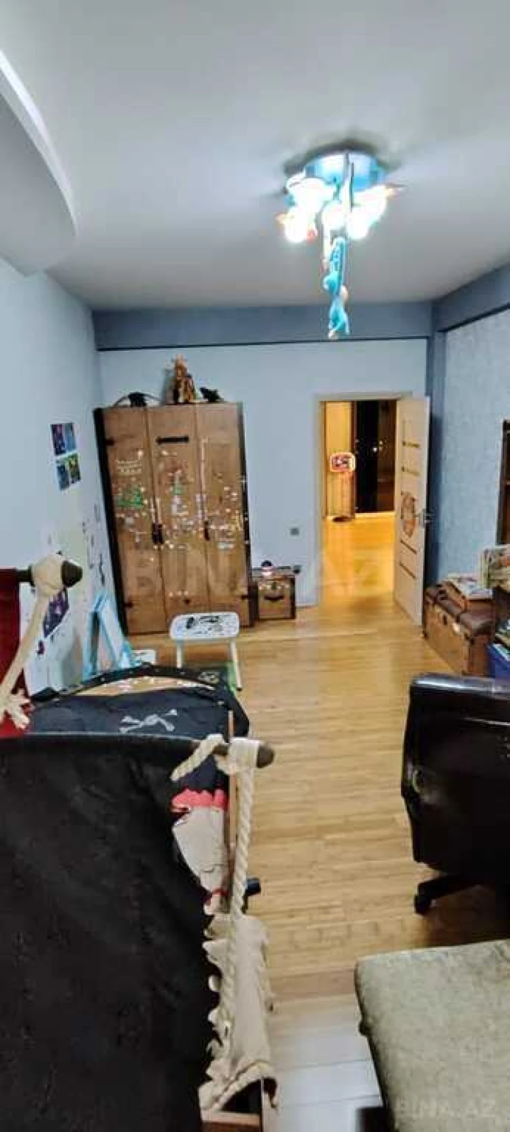 Satılır 4 otaqlı mənzil 180.5 m²