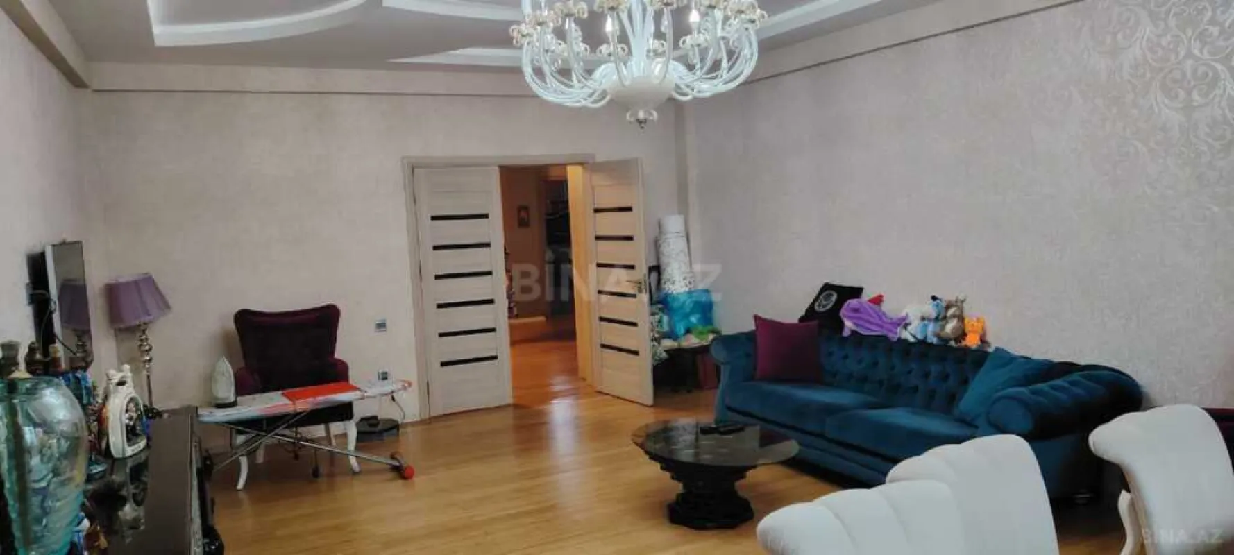 Satılır 4 otaqlı mənzil 180.5 m²