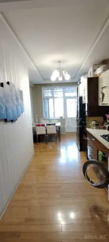 Satılır 4 otaqlı mənzil 180.5 m²