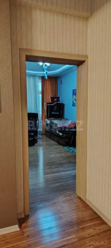 Satılır 4 otaqlı mənzil 180.5 m²
