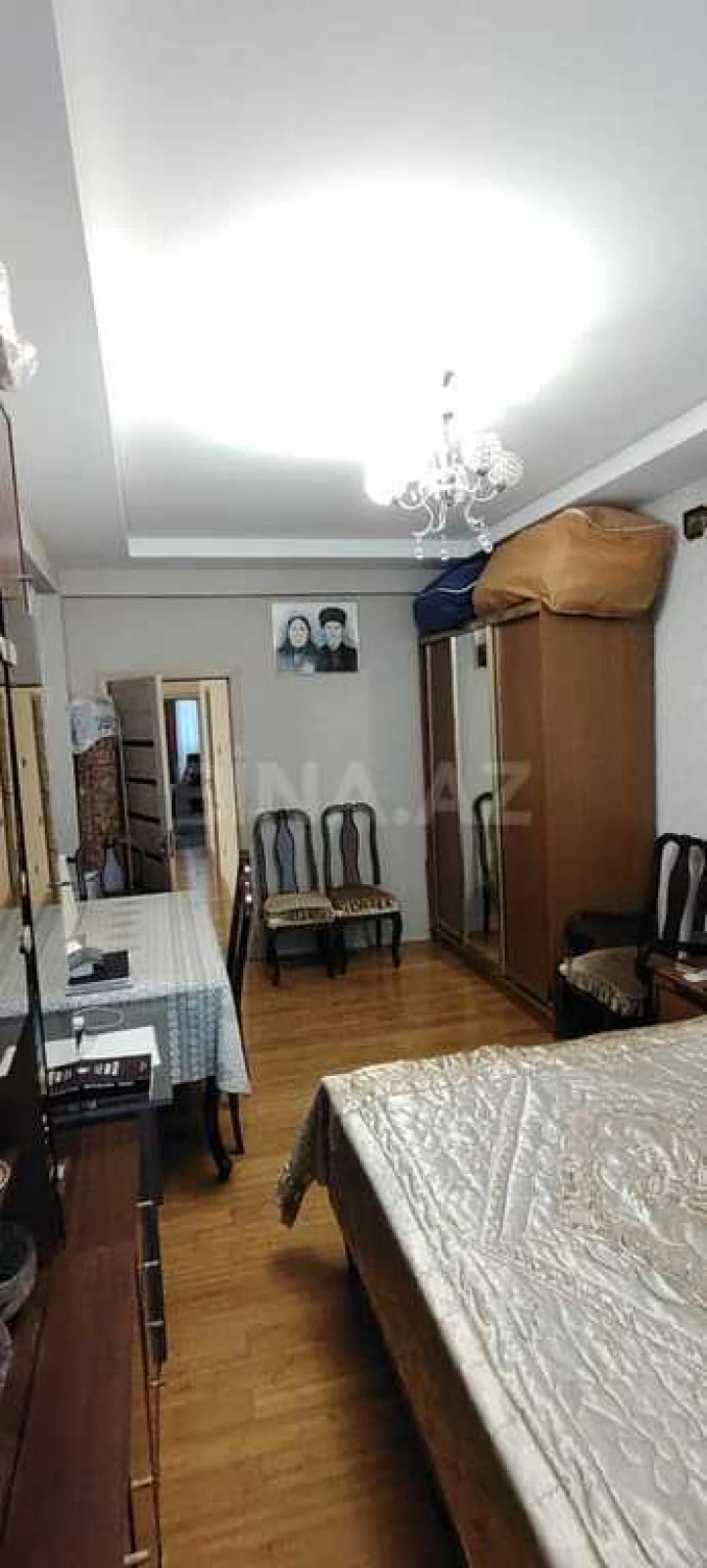 Satılır 4 otaqlı mənzil 180.5 m²