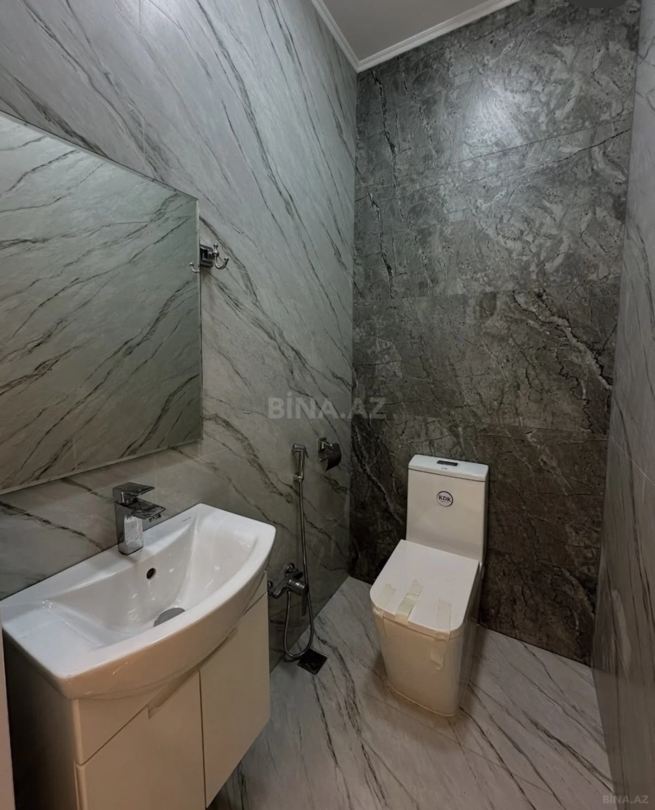 Satılır 3 otaqlı mənzil 114 m²