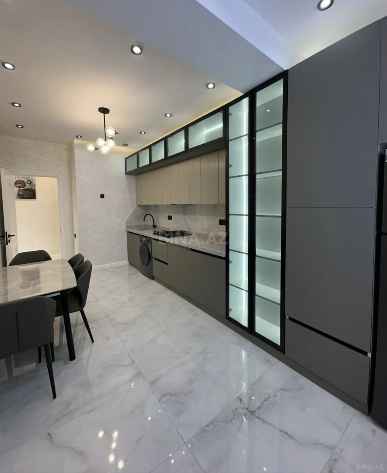 Satılır 3 otaqlı mənzil 114 m²