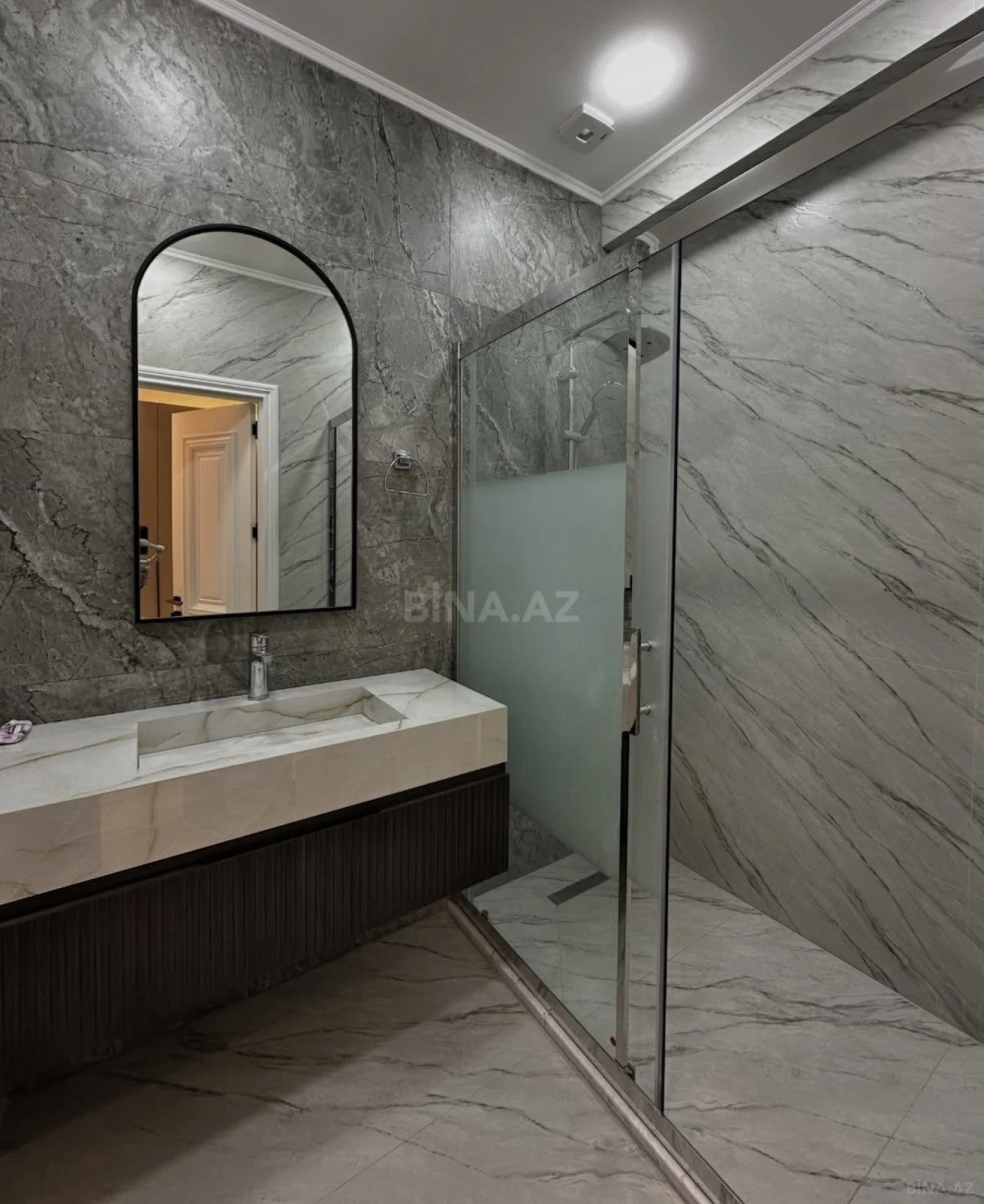 Satılır 3 otaqlı mənzil 114 m²