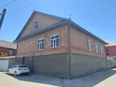Satılır 7 otaqlı həyət evi 352.9 m²