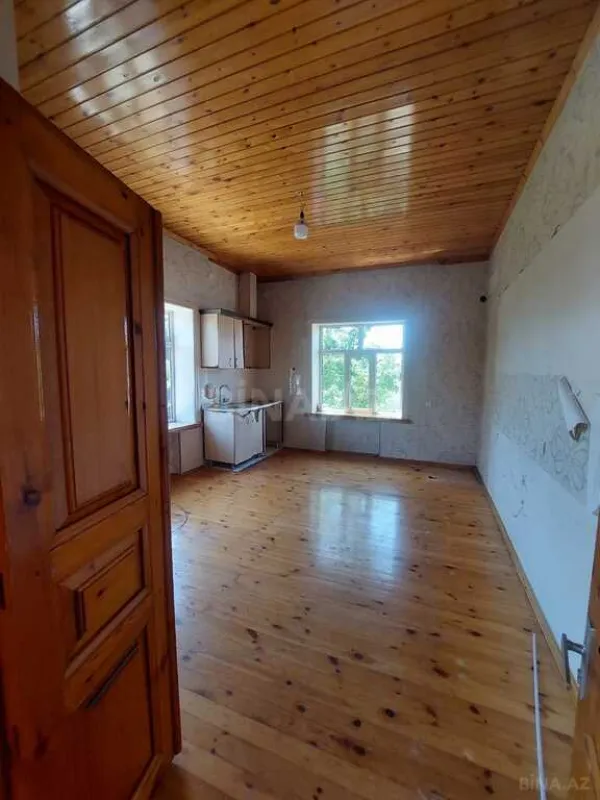 Satılır 7 otaqlı həyət evi 352.9 m²