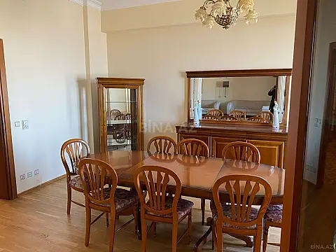 Kirayə verilir 7 otaqlı mənzil 350 m²