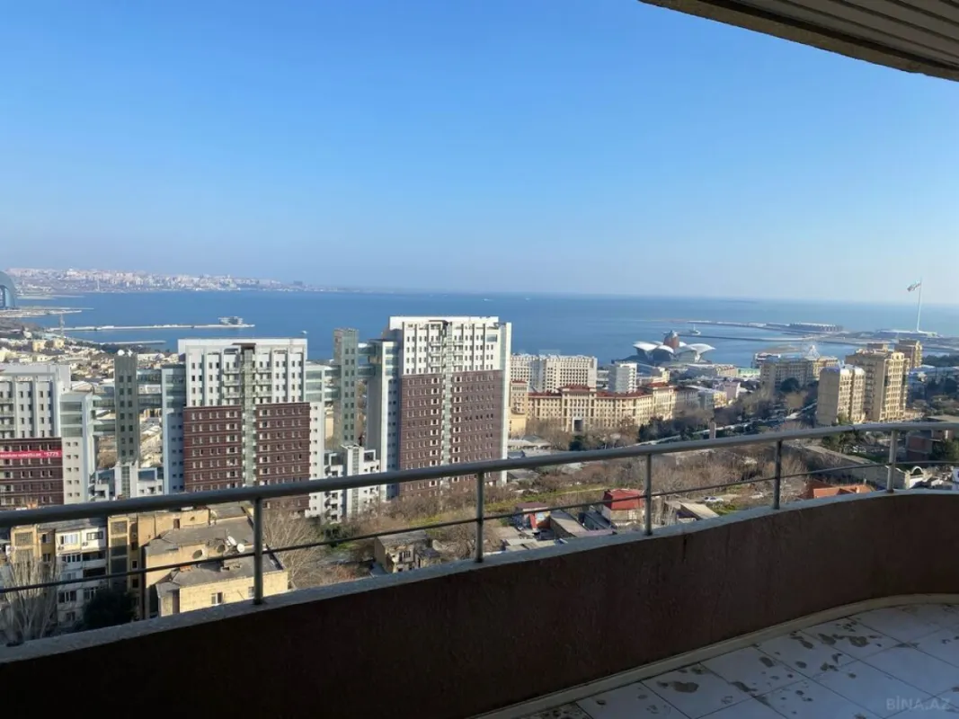 Kirayə verilir 7 otaqlı mənzil 350 m²