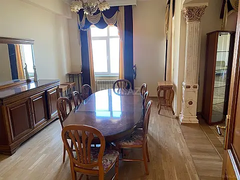 Kirayə verilir 7 otaqlı mənzil 350 m² — Bakı 7 otaq 350.00 m²