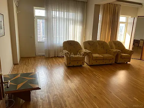 Kirayə verilir 7 otaqlı mənzil 350 m²