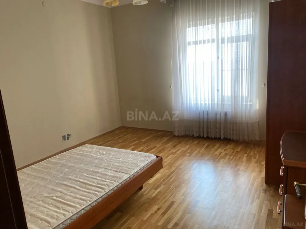 Kirayə verilir 7 otaqlı mənzil 350 m²