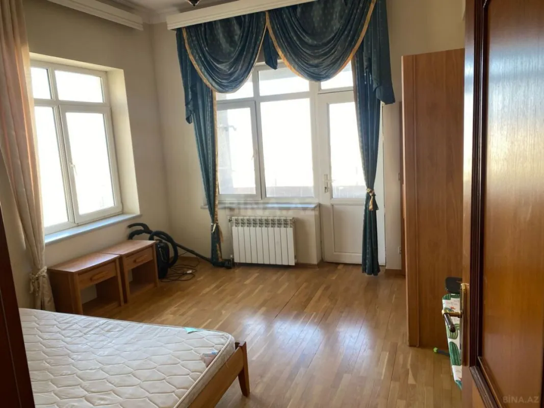 Kirayə verilir 7 otaqlı mənzil 350 m²