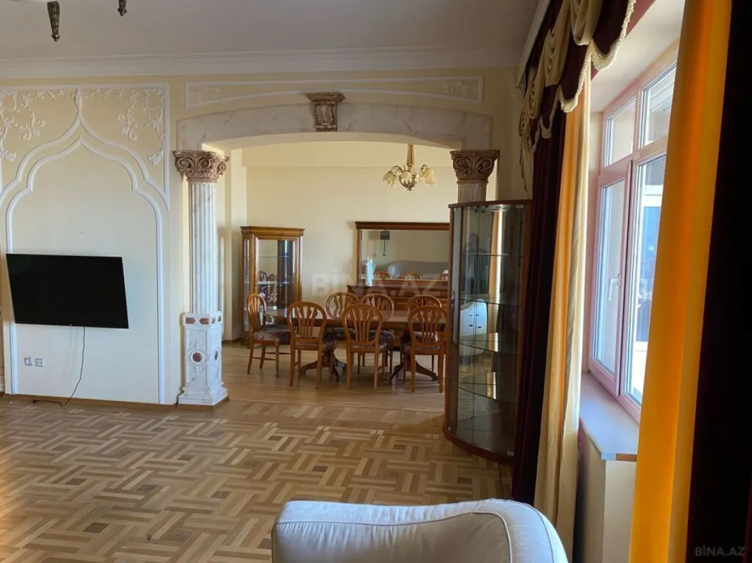 Kirayə verilir 7 otaqlı mənzil 350 m²