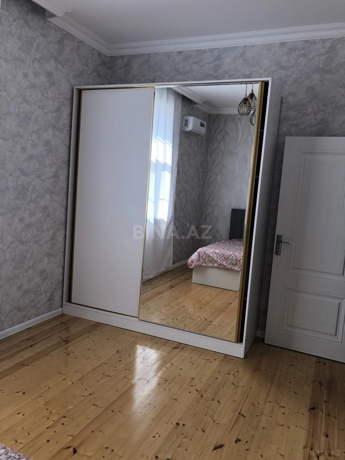 Satılır 4 otaqlı həyət evi 130 m²