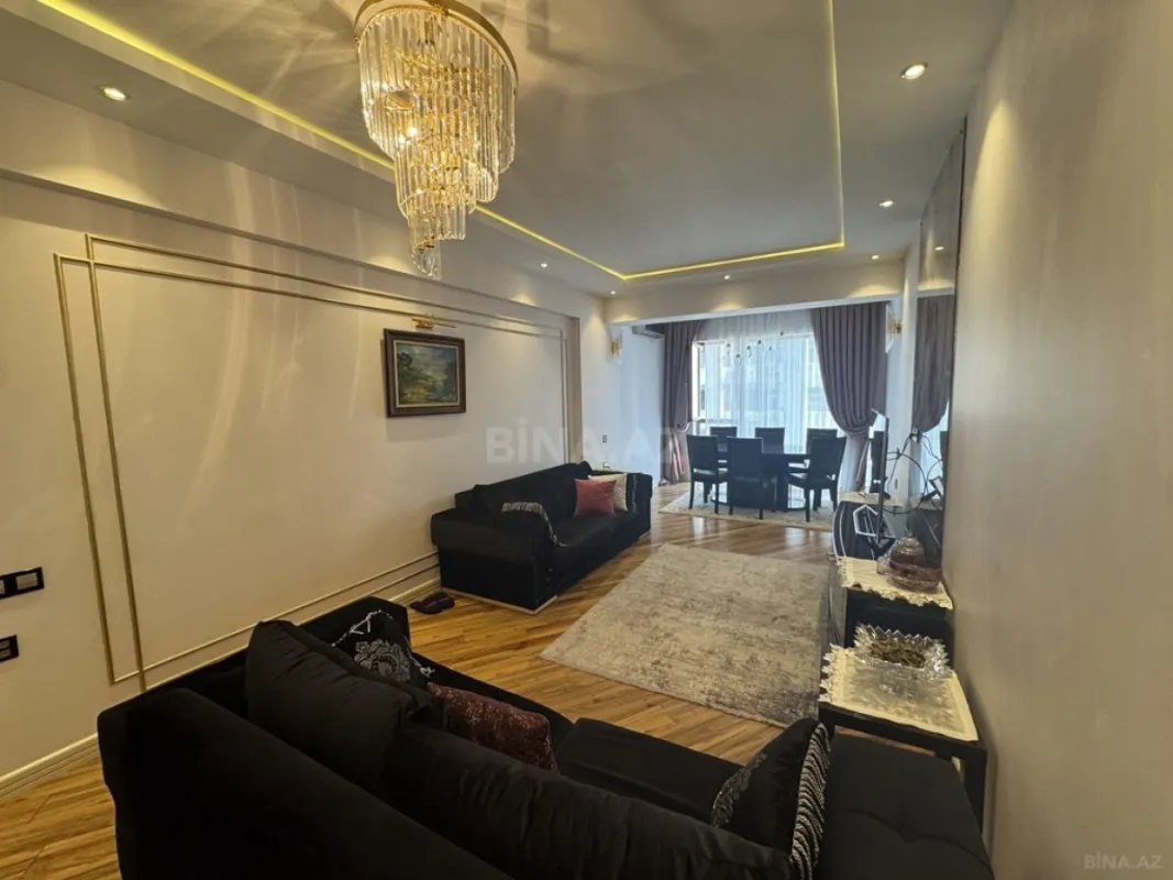 Satılır 3 otaqlı mənzil 141 m²