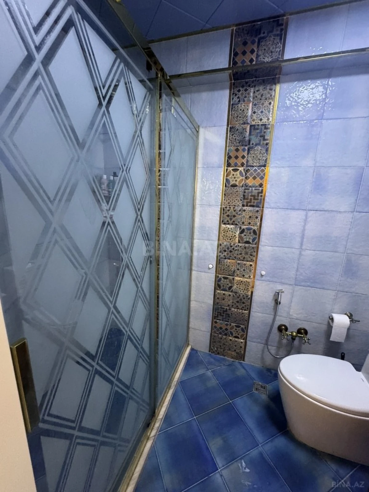 Satılır 3 otaqlı mənzil 141 m²