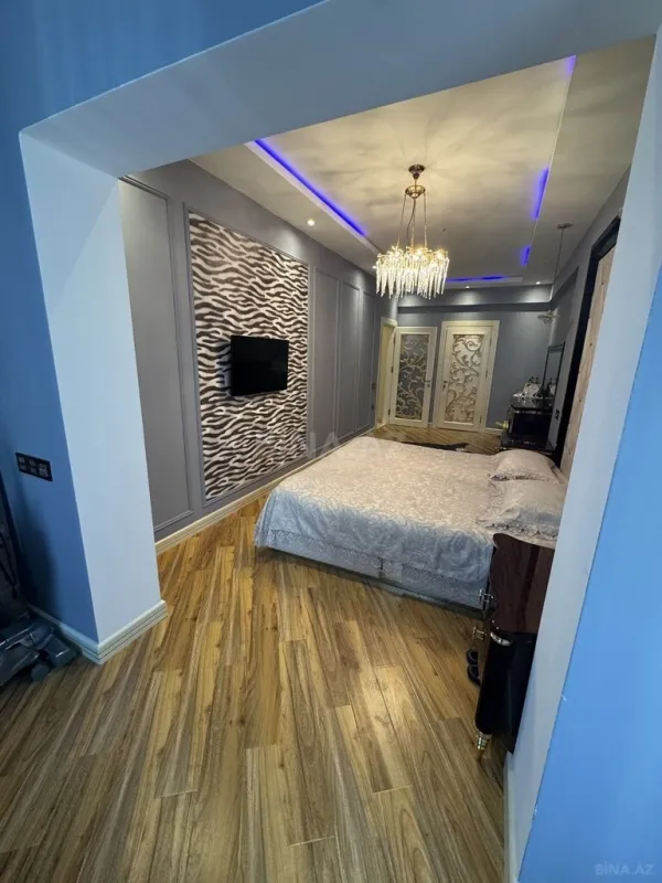 Satılır 3 otaqlı mənzil 141 m²