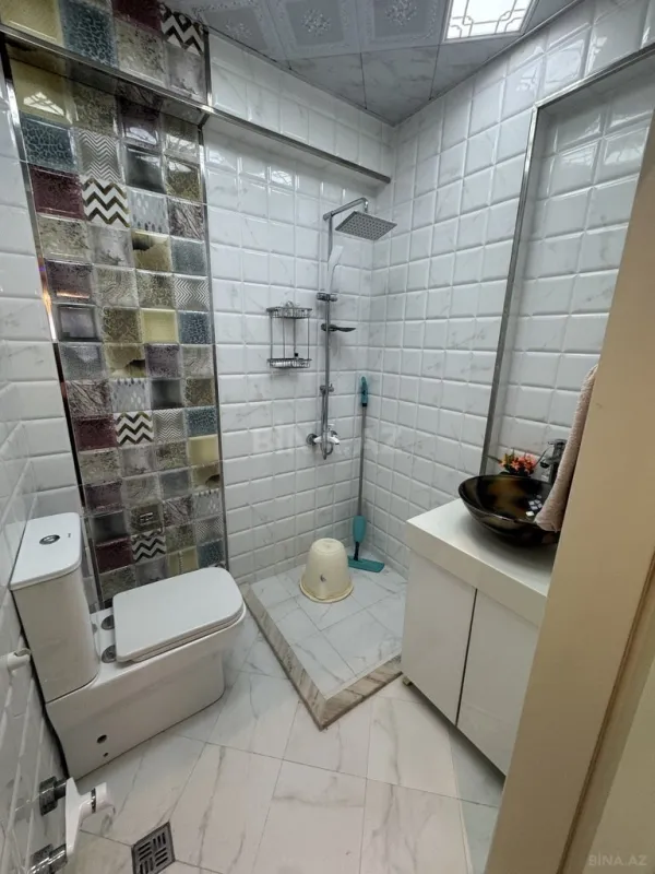 Satılır 3 otaqlı mənzil 141 m²